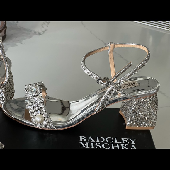 Collection Daniele Block Heel Sandal by BADGLEY MISCHKA - Picture 6 of 9